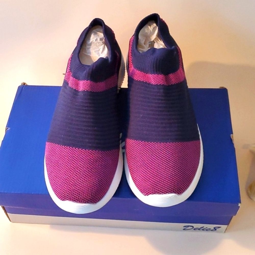 NWT DELIC8 SLIP ON SNEAKERS/KICKS PURPLE BLUE SIZE 8 (RUN SMALL)